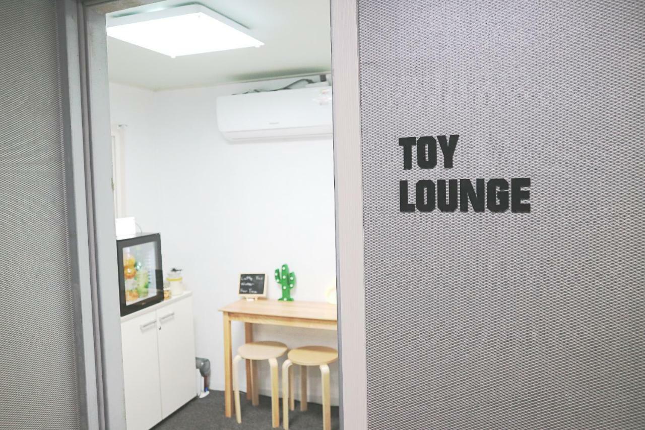 Toy Guesthouse Seúl Exterior foto